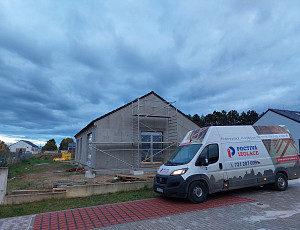 Zateplení stropu bungalovu pomocí foukané izolace